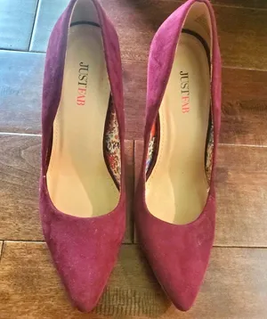 Burgundy 3 inch heels size 9 women's never worn by JustFab suade like ma… thumbnail 1