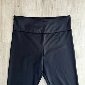 Zyia Active Black Metallic Light N Tight Hi-Rise 7/8 Leggings thumbnail 6