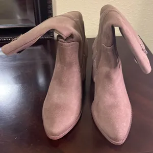 Ladies mid length boots Size 8M by Dolce Vita. thumbnail 5