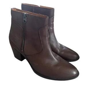 Hunter Refined Water Resistant Chocolate Brown Leather Heeled Ankle Boots thumbnail 1