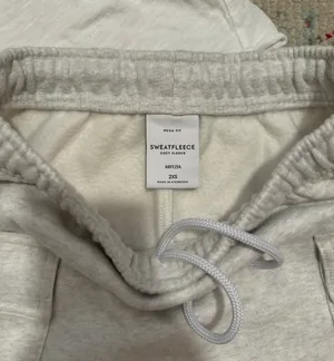 Aritzia Mini Cargo Skirt thumbnail 4