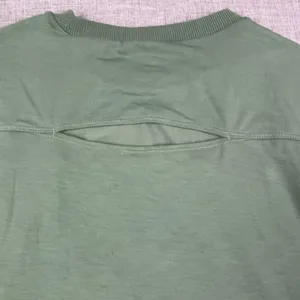 GapFit T-Shirt Womens Large Green Long Sleeve Cropped GDry Athletic Top Tagless thumbnail 9