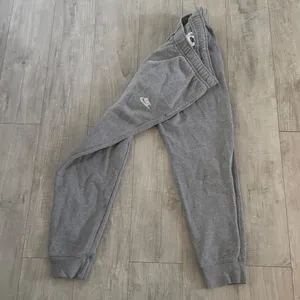 Nike Women's Grey Joggers-tracksuits thumbnail 8