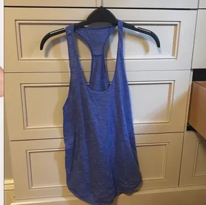 Vintage Lululemon Tank top in blue size 4 thumbnail 6