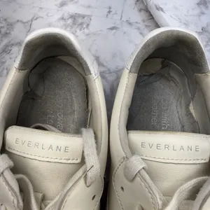 Everlane The ReLeather Tennis Shoes Size 8 Ivory Off White Taupe Leather Sneaker thumbnail 8