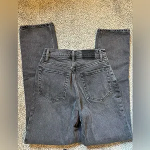 Abercrombie Curve Love Ultra High Rise 90s Straight Jean thumbnail 3