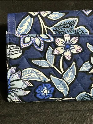 Vera Bradley Blue Floral Quilted Wristlet Wallet thumbnail 7
