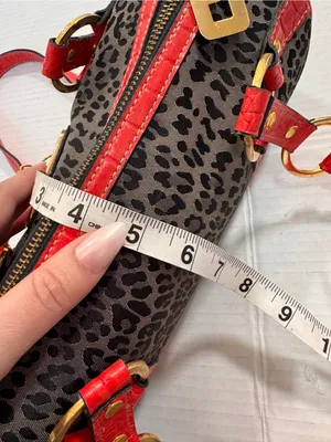 Vintage Guess Y2K Grey Animal Print Red Faux Leather Accent Barrel Shoulder Bag thumbnail 2