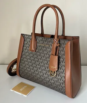 Michael Kors Purse thumbnail 1