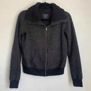 Abercrombie & Fitch Sherpa Collared Fleece‎ Lined Full Zip Jacket in Dark Gray thumbnail 1