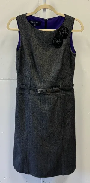 Anne Klein 2010s Grey Herringbone Tweed Sheath Dress Belted Floral Size 6 Career thumbnail 1