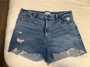 Abercrombie Curve Love Shorts High-Rise Mom thumbnail 1