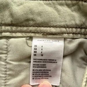 American Eagle shorts thumbnail 4