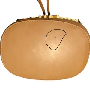 Michael Kors Devon Medium Logo Bucket
Bag thumbnail 10