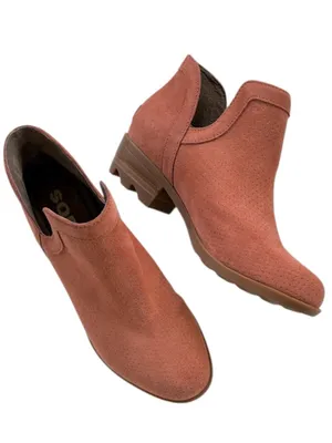 Like New Sorel Leather Lolla Cut-Out Booties Size 7 Retail $140.00 thumbnail 1