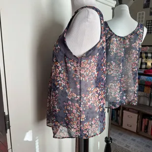 Maurice’s Large Floral Top thumbnail 2