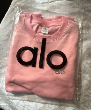 Pink Alo Yoga crewneck size medium NWT brand new thumbnail 2