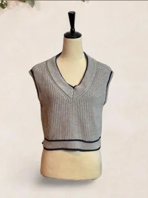 Abercrombie & Fitch Gray Navy Trim Cropped Ribbed V-Neck Sweater Vest Small thumbnail 2