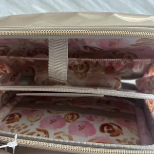 Luxurious Tan Travel Bag for Women thumbnail 7