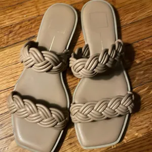 Dolce Vita Women's Braided Faux Leather 2 Strap Shoe Sandals Tan Beige Size 7.5 thumbnail 2