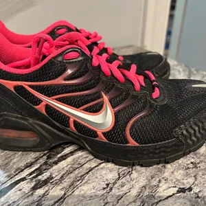Nike Women's Black and Pink Athletic Shoes thumbnail 4