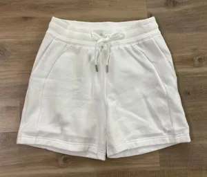 Lululemon White 5" Scuba Shorts Women Size 6 thumbnail 1