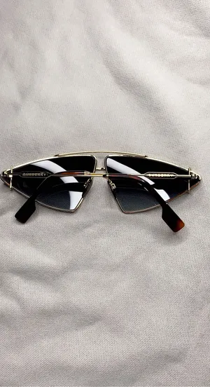Burberry Sunglasses thumbnail 3
