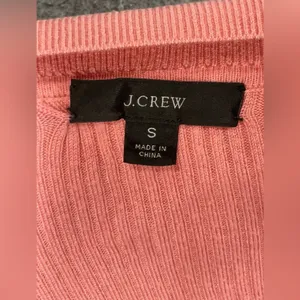 J.Crew Pullover Sweater
Small
Like New
Measured at 23.75" length (approx.) thumbnail 3