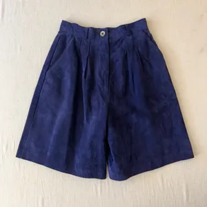 Kenar Vintage 90s High Waisted Suede Leather Pleated Shorts Women 4 Navy Blue thumbnail 2