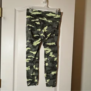 Lululemon Fast and Free Tight 25Non-Reflective Nulux Sz 8 Heritage 365 Camo thumbnail 2