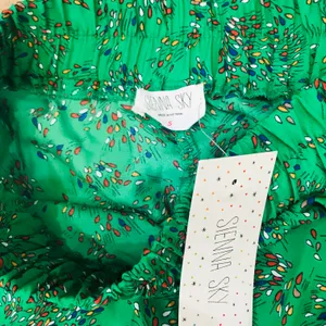 Sienna Sky NWT  cropped green pants sz small. thumbnail 6