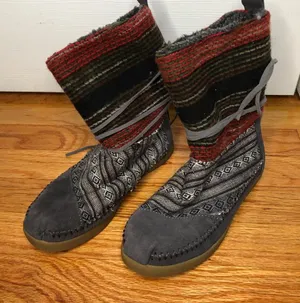 TOMS nepal boots red grey women’s size 6. Boho‎ bohemian aztec outdoor thumbnail 1
