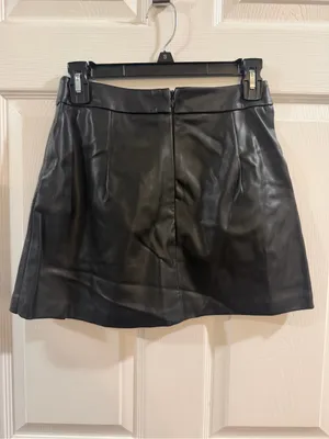 Bershka Black Faux Leather Mini Skirt with Chain Accents thumbnail 5