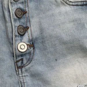 Altar’d State‎ Blue Distressed Frayed Hem Jean Shorts Size 27 or 5 Holes thumbnail 5