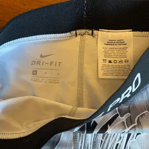 Nike Leggings thumbnail 4