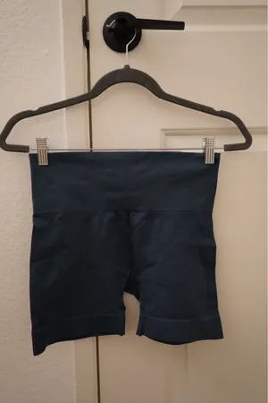 Set Active Sculpt Flex Tank Top Bra, Biker Shorts, and Leggings thumbnail 5