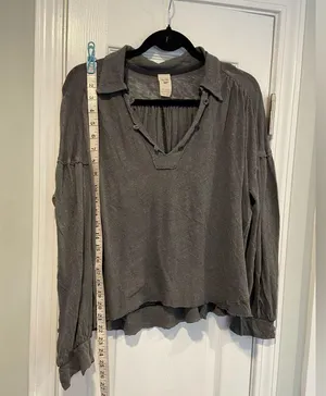 We The Free Free People Size M Gray Rush Hour Peasant Blouse Raw Hem Linen Long Sleeve thumbnail 8