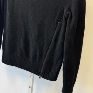 AQUA 100% Cashmere Crewneck Sweater Side Zip Detail Women's Small Black Casual thumbnail 4