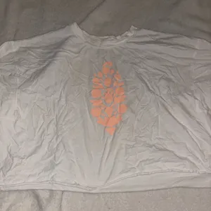 Cropped Free People We The Free T-Shirt thumbnail 1