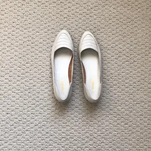 Reduced Ivory Flats w/Low Wedge Hardly Worn -Sz 7 thumbnail 3