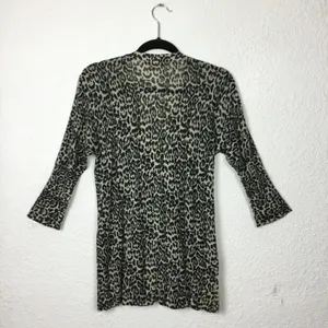 Charlotte Tarantola Anthropologie Women’s Cardigan Size S Animal Print Botton up. thumbnail 5