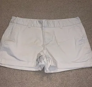 Gap Cream Shorts thumbnail 1