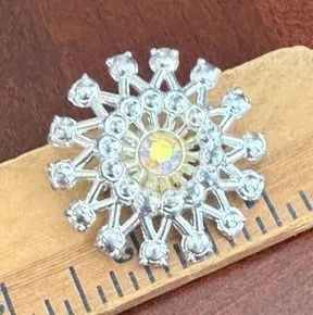 Vintage Gold Tone Brooch thumbnail 1
