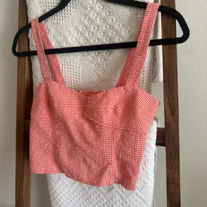 NWOT Zara Red & White Gingham Cotton Blend Smocked Detailed Top thumbnail 2