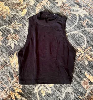 Lululemon women’s black muscle tee thumbnail 1