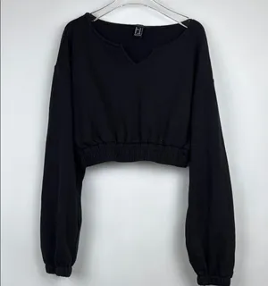 Forever 21 Cropped Sweatshirt Womens Black Half Sweater Crop Top Shirt Size M thumbnail 1