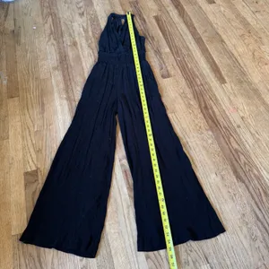 Anthropologie‎ Black Crinkle Wide Leg Jumpsuit Smocked Waist Halter XS thumbnail 3