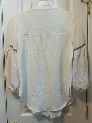 Fig and FlowerWhite Embroidered Balloon Sleeve Button-Front Blouse thumbnail 5