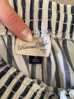 Universal Threads Striped Shorts thumbnail 3