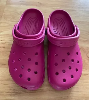 Crocs pink size 11 women’s and 9 men’s thumbnail 1